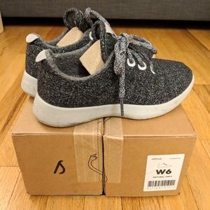 Allbirds Womens sz 6 Natural Grey